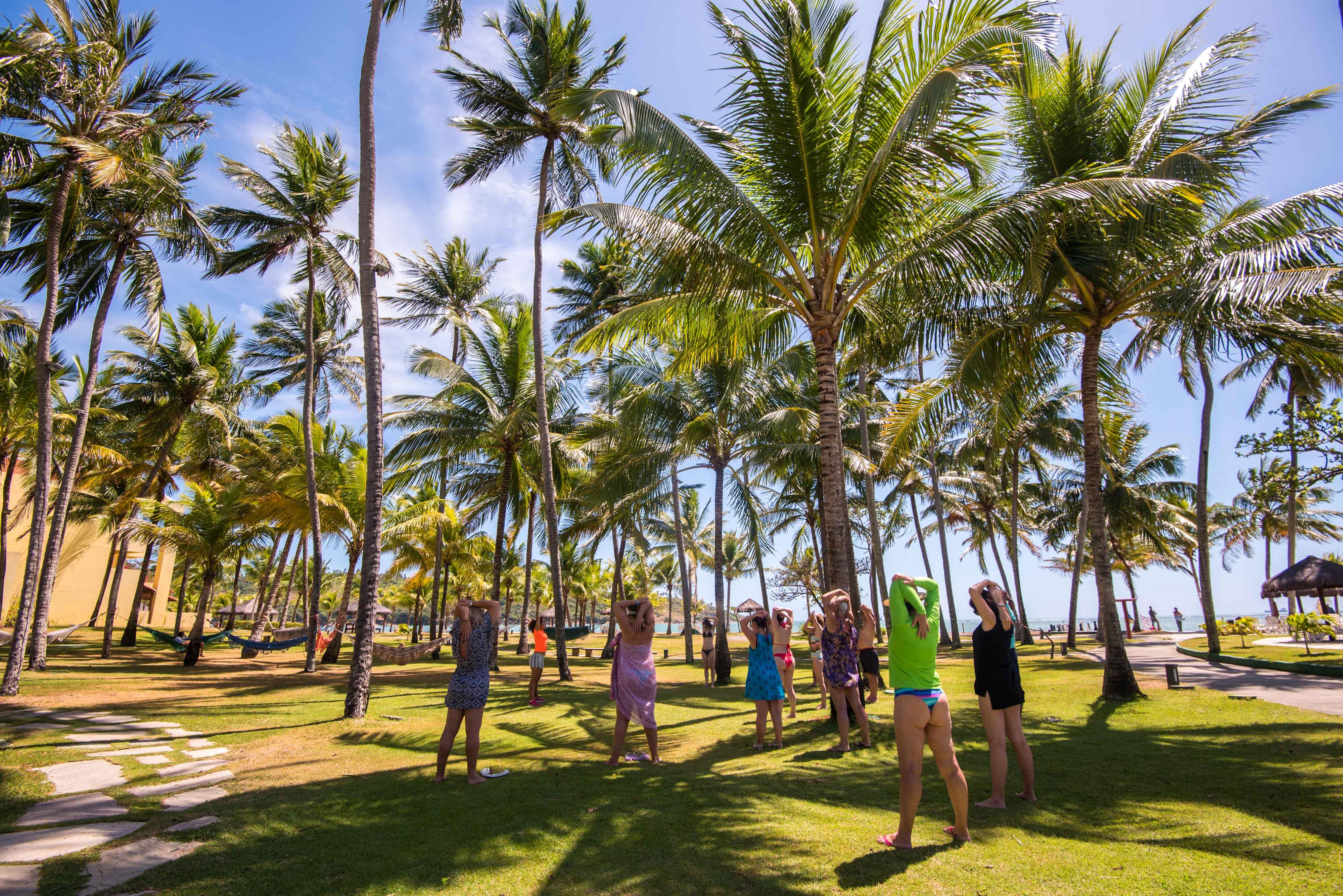 Vila Gale Cabo Cabo de Santo Agostinho Exterior photo A group of tourists at the resort