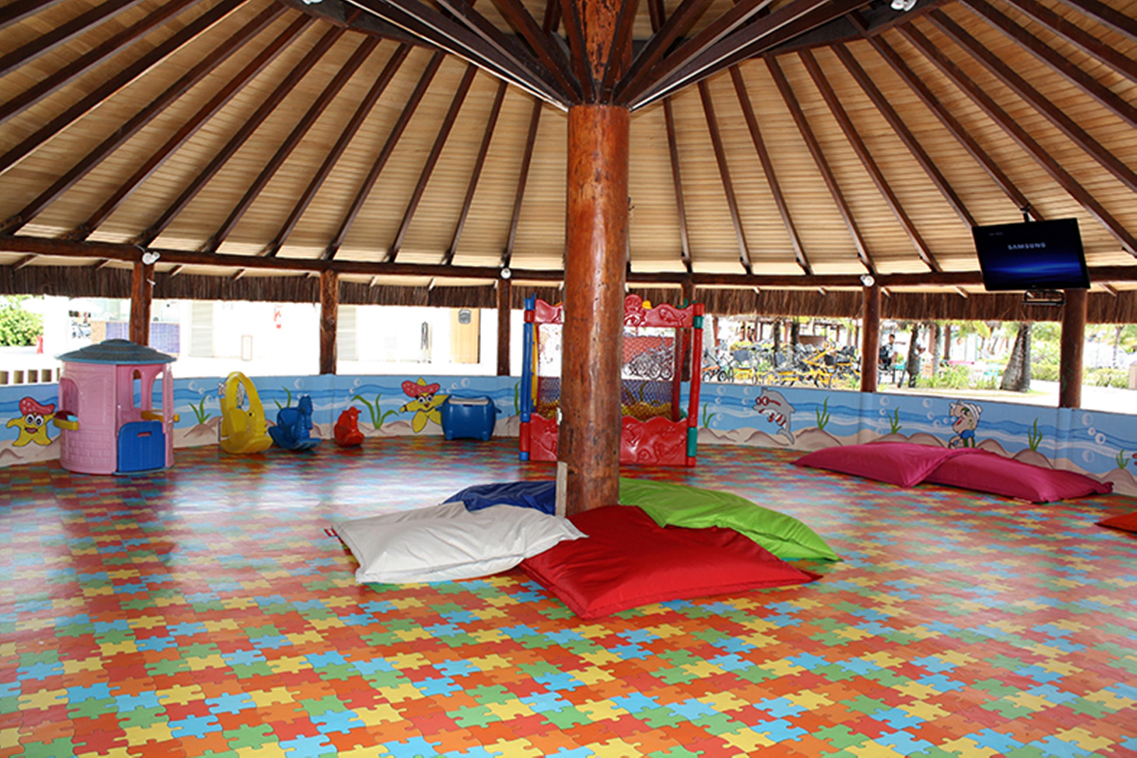 Vila Gale Cabo Cabo de Santo Agostinho Exterior photo The interior of the children's club at the resort