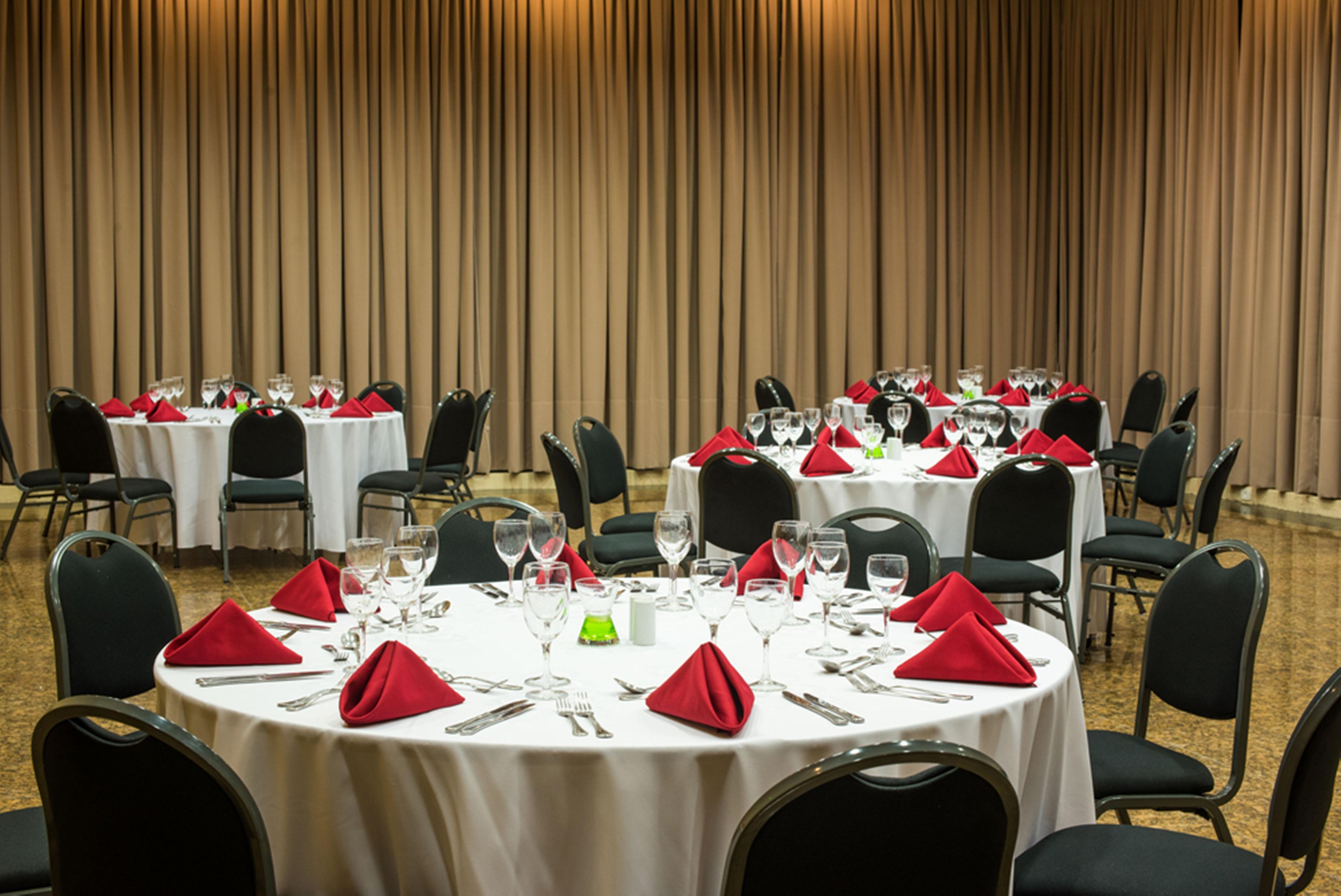 Vila Gale Cabo Cabo de Santo Agostinho Exterior photo The ballroom at the 2016 World Congress Center